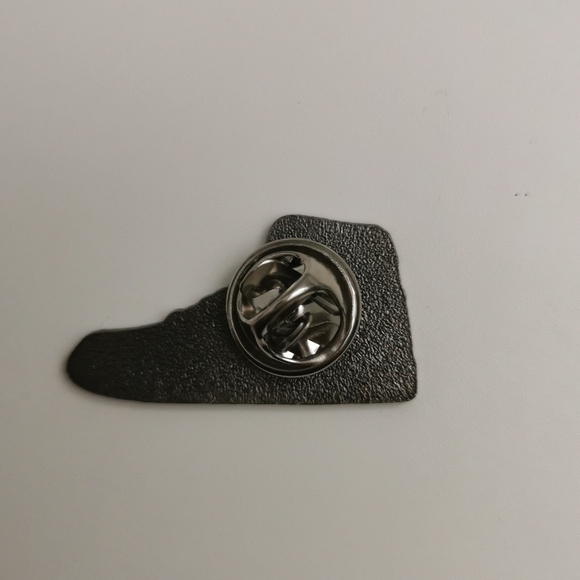 Nike Brooch Mini Air Jordan Shoes Miniature Pin in Red - Picture 4 of 7